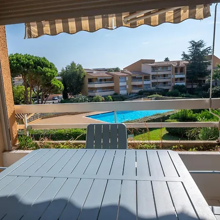 Superbe T2 Avec Piscine Et Climatisation Proche Plages - Fr-1-677-58 Le Lavandou